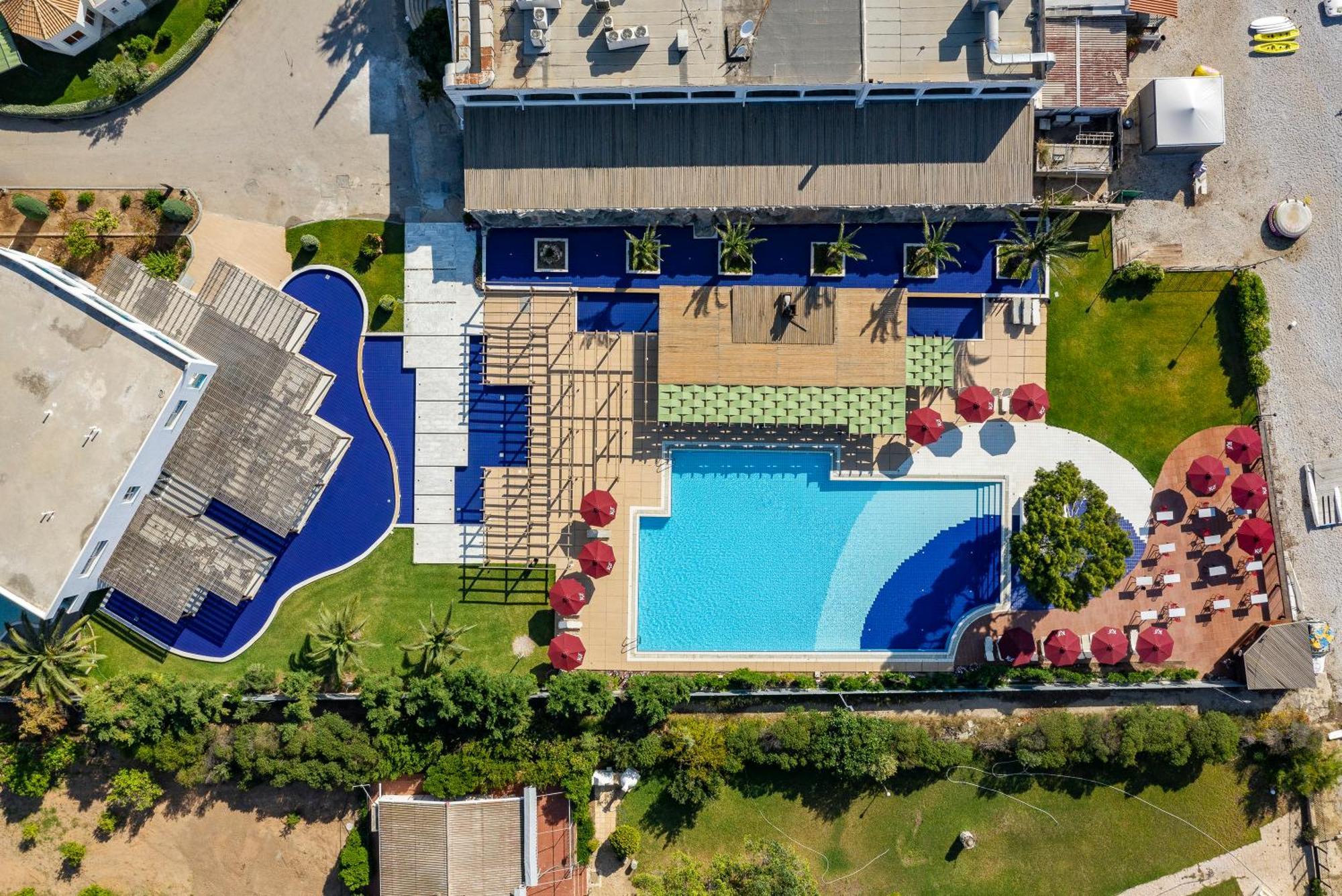 Kinetta Beach Resort And Spa Kültér fotó