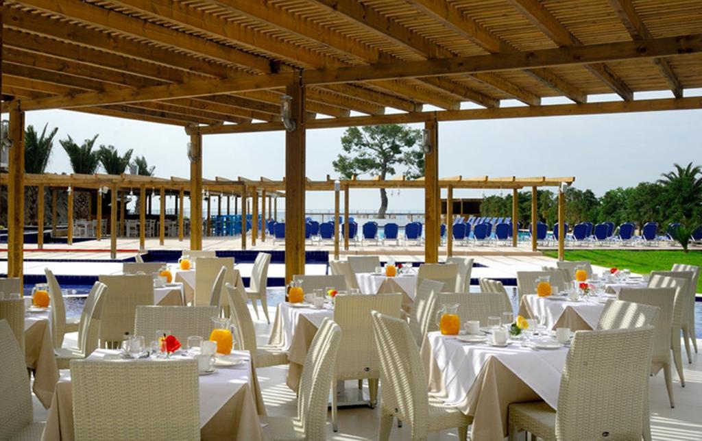 Kinetta Beach Resort And Spa Kültér fotó