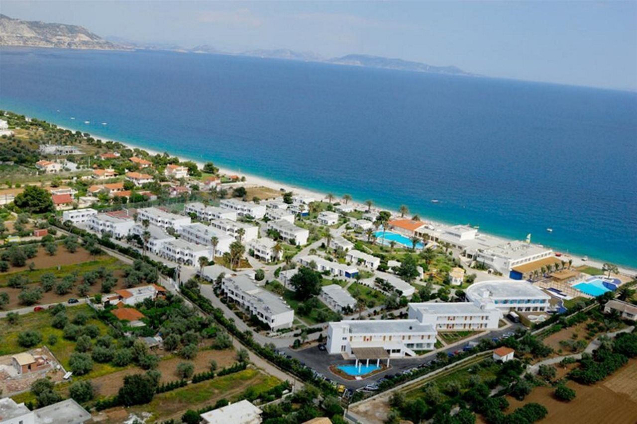 Kinetta Beach Resort And Spa Kültér fotó